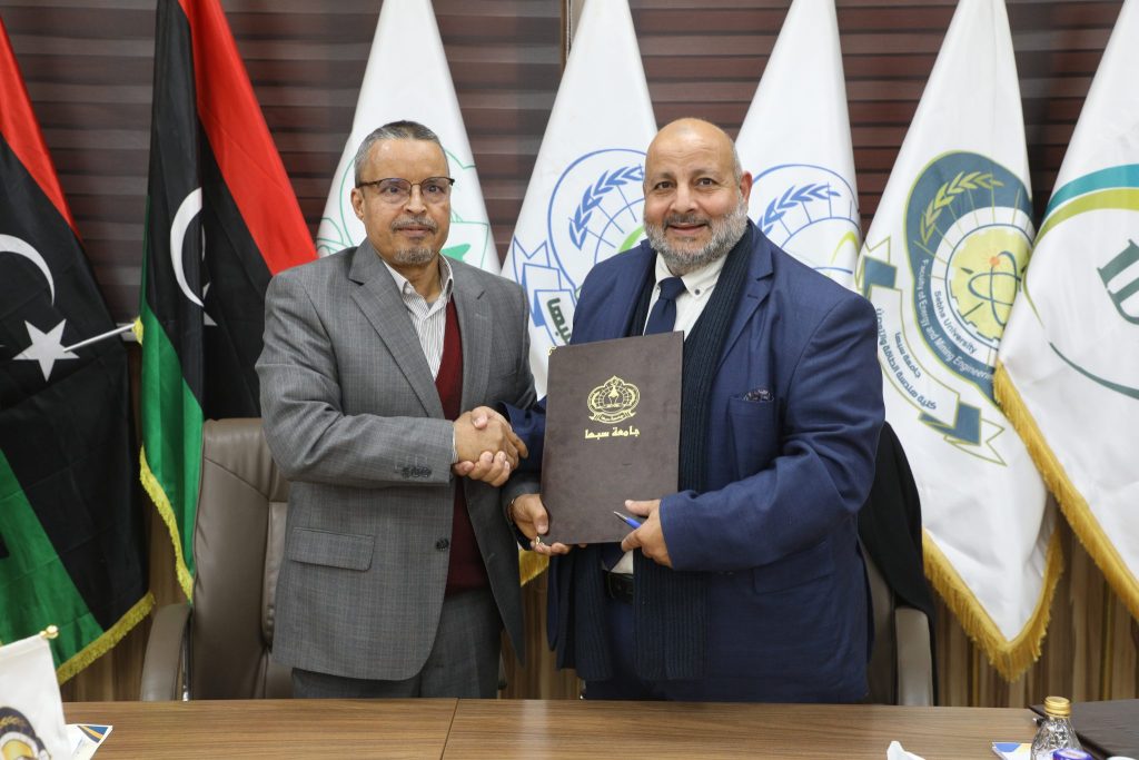 توقيع اتفاقية تعاون علمي مشترك بين جامعة سبها وجامعة خليج السدرة - مكتب ...