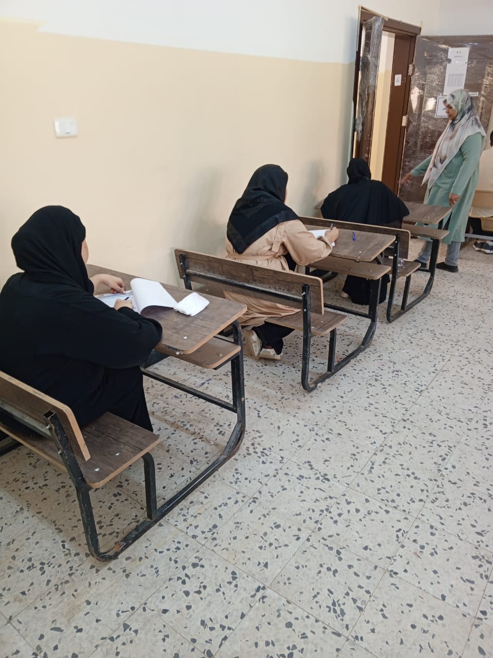 متابعة سير الامتحانات النهائية بكلية العلوم للفصل الدراسي ربيع 2025.