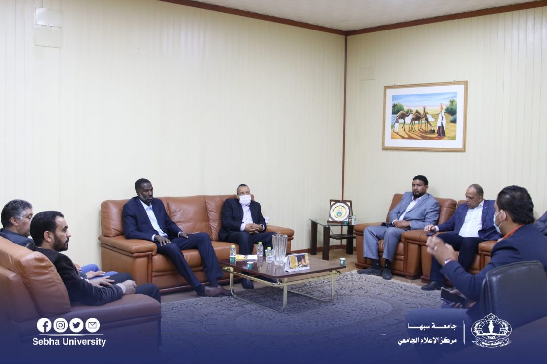 وفد مركز المعلومات والتوثيق بوزارة التعليم العالي والبحث العلمي يزور جامعة سبها