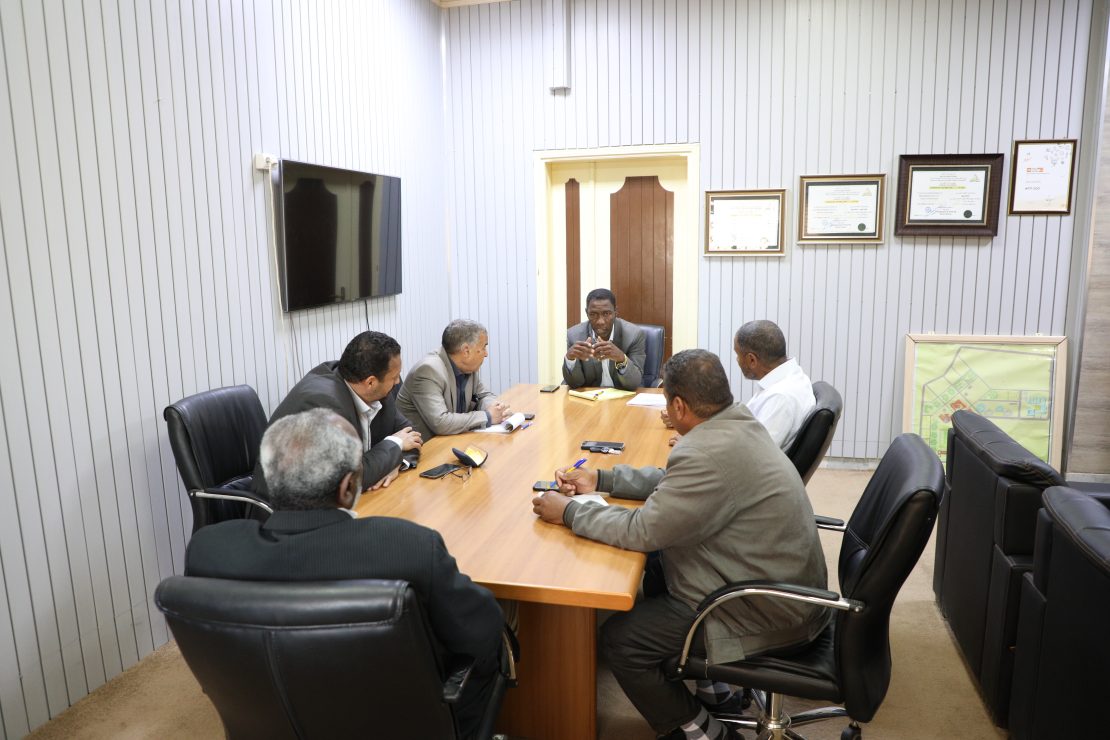 جامعة سبها : الاجتماع الثاني للجنة تنظيم آليات القبول والتسجيل والدراسة.