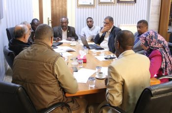 الاجتماع الأول للجنة التحضيرية  لمؤتمر ( الدرس التجارب والممارسات التطبيقية في الجامعات الليبية)