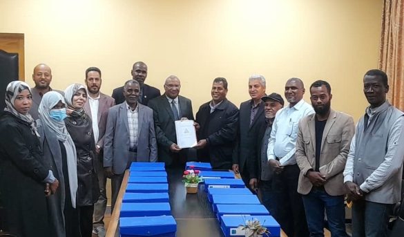 كلية الزراعة تسلم ملف متطلبات الاعتماد المؤسسي الخاص بها إلى رئيس لجنة متابعة ملف الاعتماد لكليات الجامعة. - جامعة سبها | Sebha University كلية الزراعة تسلم ملف متطلبات الاعتماد المؤسسي الخاص بها إلى رئيس لجنة متابعة ملف الاعتماد لكليات الجامعة.