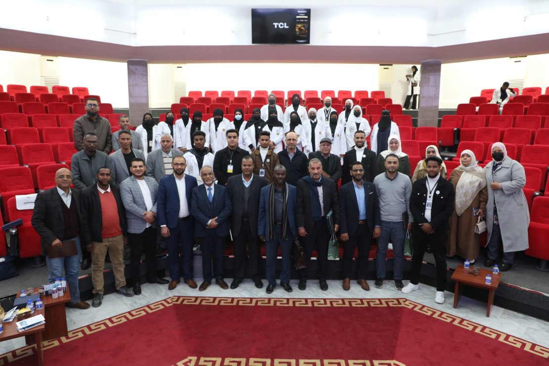 كلية التقنية الطبية تنظم ندوة علمية بعنوان (الأشعة الطبية من التشخيص إلى العلاج).