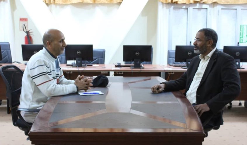 في إطار الاتفاقية المبرمة بين جامعة سبها وبلدية سبها عقد اجتماع تقابلي بين مدير مركز التدريب والتطوير بالجامعة ومدير ادارة الموارد البشرية بالبلدية