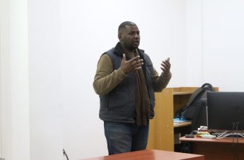 مركز التدريب والتطوير وبالتعاون مع ادارة الصحة والسلامة المهنية وشركة ولاء الطموح للتدريب والتطوير قام بتنفيذ دورة التدريبية في مجال .