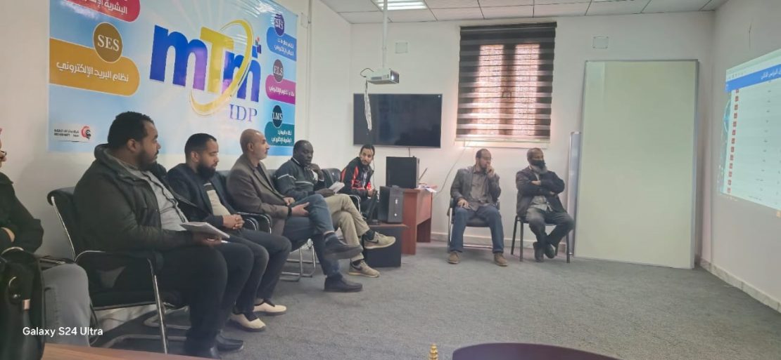 مركز التطوير المعلوماتي ينظم ورشة عمل في استخدام الجدول الدراسي الذكي بكلية الهندسة.