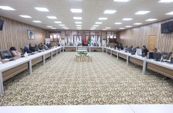 لجنة الدراسات العليا بالجامعة تعقد اجتماعها الاعتيادي للعام الجاري (2025م).