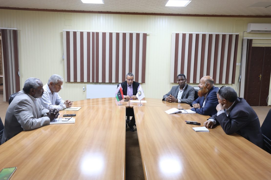 مكتب التوعية والإرشاد الطلابي بالجامعة يعقد اجتماعه الدوري الأول للعام الجاري (2025م).