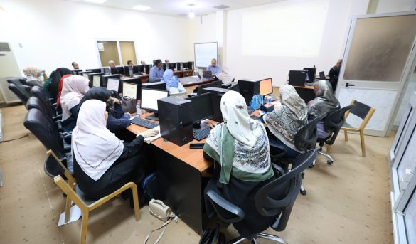 أقيمت صباح الخميس الموافق 17 /2025/4 بمركز التدريب والتطوير بالجامعة ورشة العمل التدريبية بعنوان: أدوات الذكاء الاصطناعي في خدمة البحث العلمي - جامعة سبها | Sebha University أقيمت صباح الخميس الموافق 17 /2025/4 بمركز التدريب والتطوير بالجامعة ورشة العمل التدريبية بعنوان: أدوات الذكاء الاصطناعي في خدمة البحث العلمي