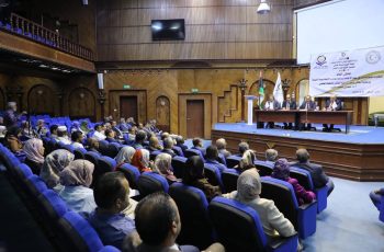 وفد من قسم علم الاجتماع والخدمة الاجتماعية بكلية الآداب يشارك في الملتقى العام للأساتذة والمختصين في علم الاجتماع.