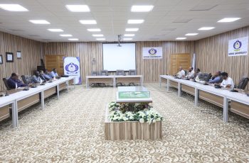 اجتماع تقابلي بين جامعة سبها وغرفة التجارة والصناعة والزراعة سبها لتنظيم منتدى فزان الاقتصادي للعام الجاري (2025م).