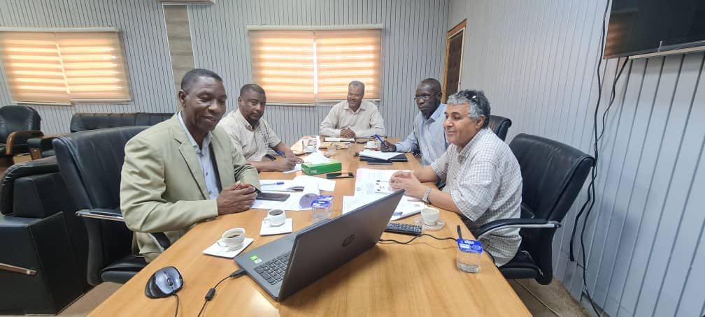 مركز خدمة وتنمية المجتمع والبيئة بالجامعة يعقد اجتماعه الاعتيادي للعام الجاري (2025م).