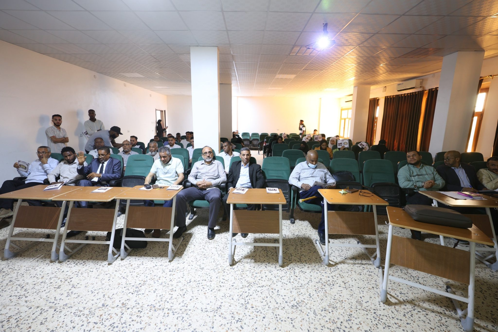 قسم العلوم السياسية ينظم ندوة علمية بعنوان “مسار العملية الانتخابية في ...