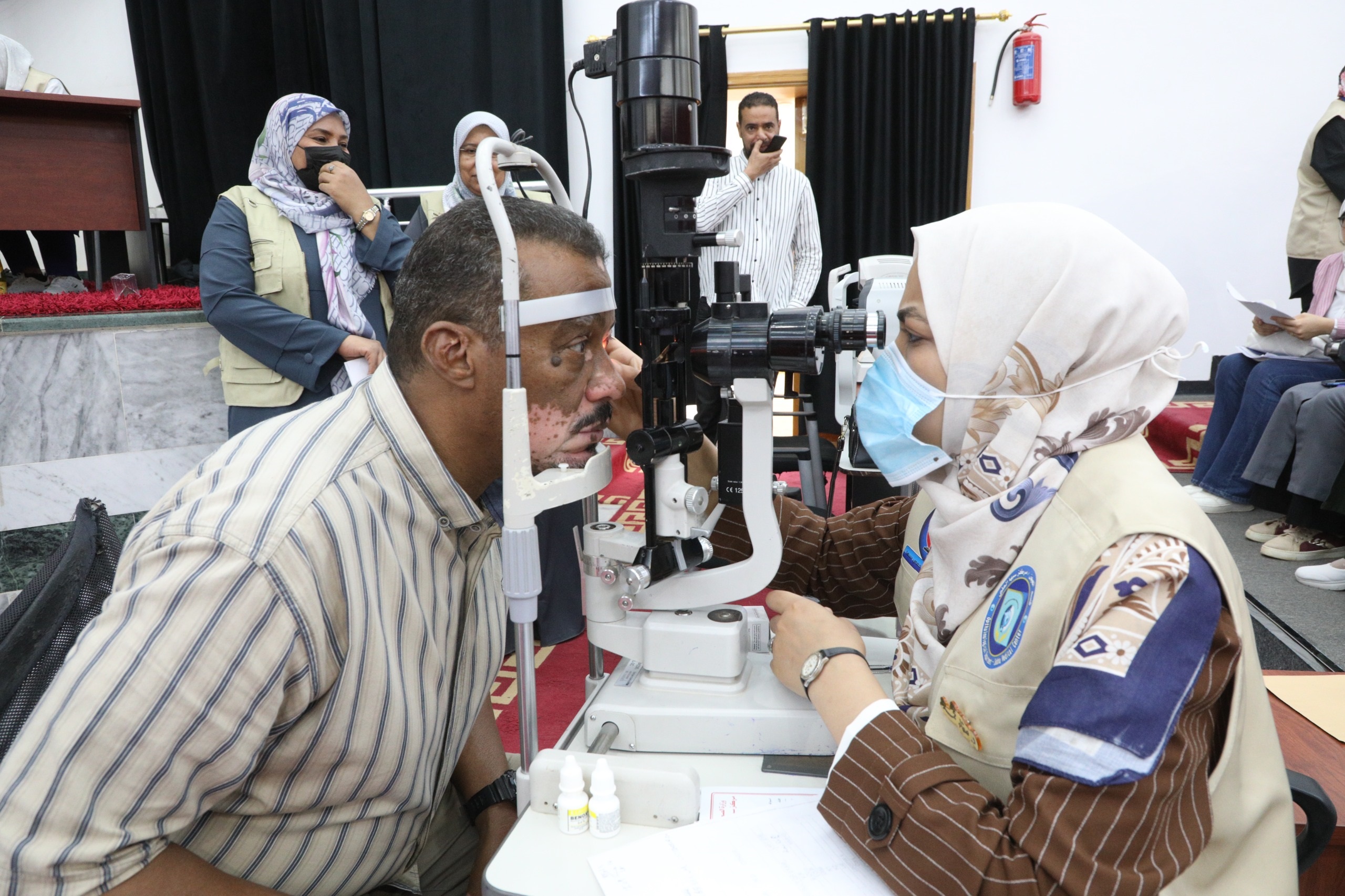 مكتب دعم وتمكين المرأة بالجامعة ينظم حملة مجانية للكشف عن صحة العيون.