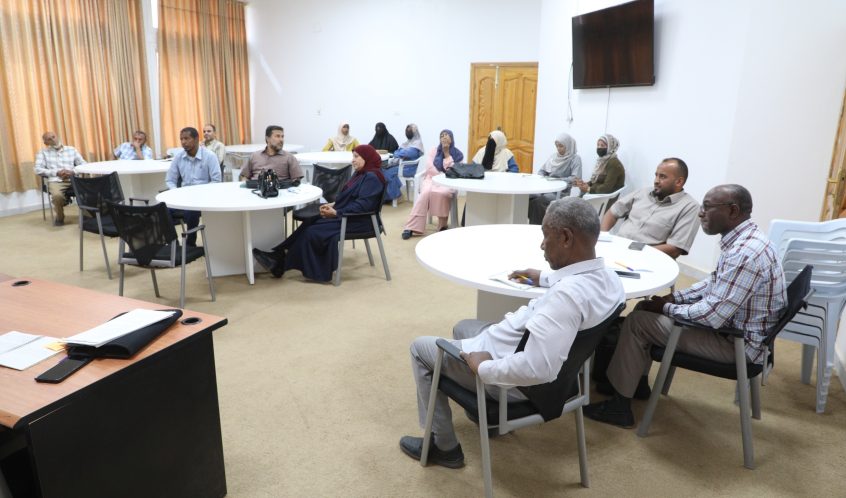 ورشة عمل تدريبية بعنوان (تطوير وتحسين مقررات أسس ومناهج البحث العلمي في الأقسام العلمية بكليات جامعة سبها).