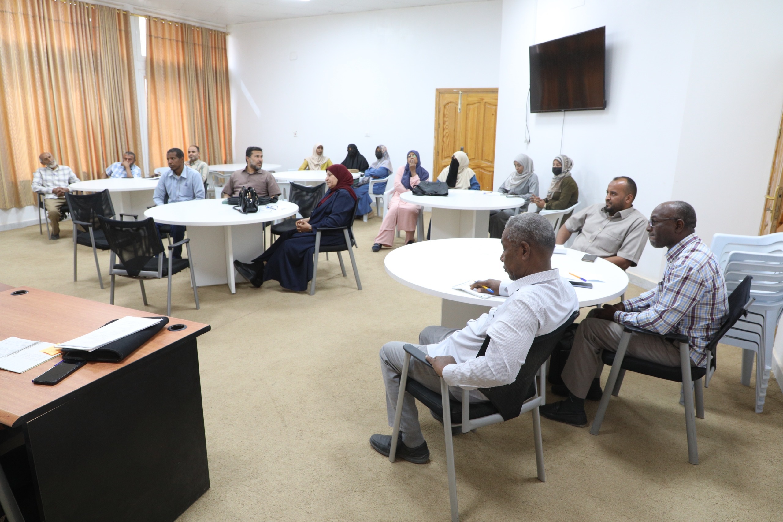 ورشة عمل تدريبية بعنوان (تطوير وتحسين مقررات أسس ومناهج البحث العلمي في الأقسام العلمية بكليات جامعة سبها).