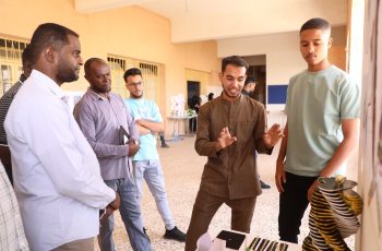 قسم الهندسة المعمارية وتخطيط المدن بكلية الهندسة يقيم طلاب مادة أسس التصميم المعماري.