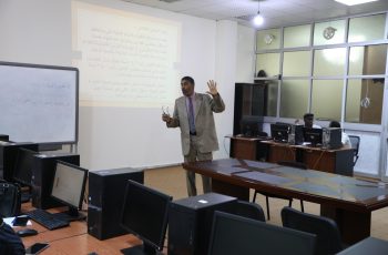 مكتب الإحالة تحت تصرف الخدمة بالجامعة ينفذ ورشة عمل بعنوان (قانون العمل الليبي وإجراءاته).