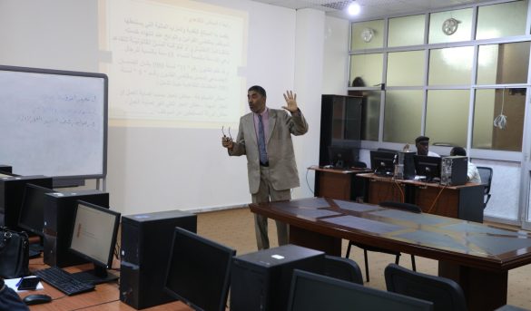 مكتب الإحالة تحت تصرف الخدمة بالجامعة ينفذ ورشة عمل بعنوان (قانون العمل الليبي وإجراءاته).
