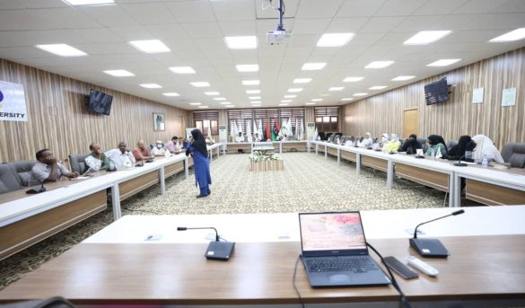 مركز التدريب والتطوير بالجامعة ينفذ دورة تدريبية بعنوان : فن التواصل مع الاخرين .