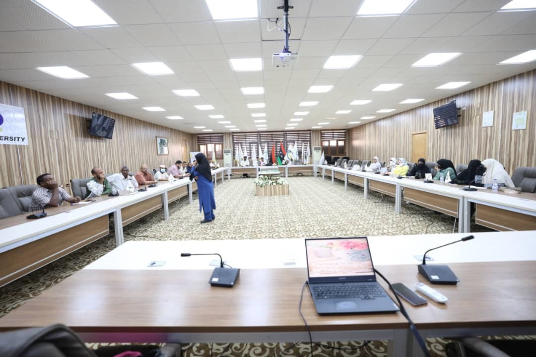 مركز التدريب والتطوير بالجامعة ينفذ دورة تدريبية بعنوان : فن التواصل مع الاخرين .