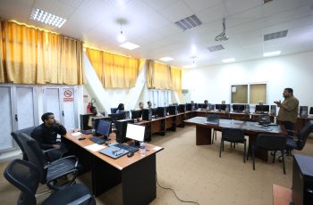 مركز التدريب والتطوير بالجامعة ينفذ دورة تدريبية.