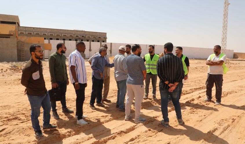 اللجنة المكلفة من رئاسة الجامعة ترافق لجنة الإعمار المسؤولة عن صيانة بعض مرافق الجامعة في جولة تفقدية.