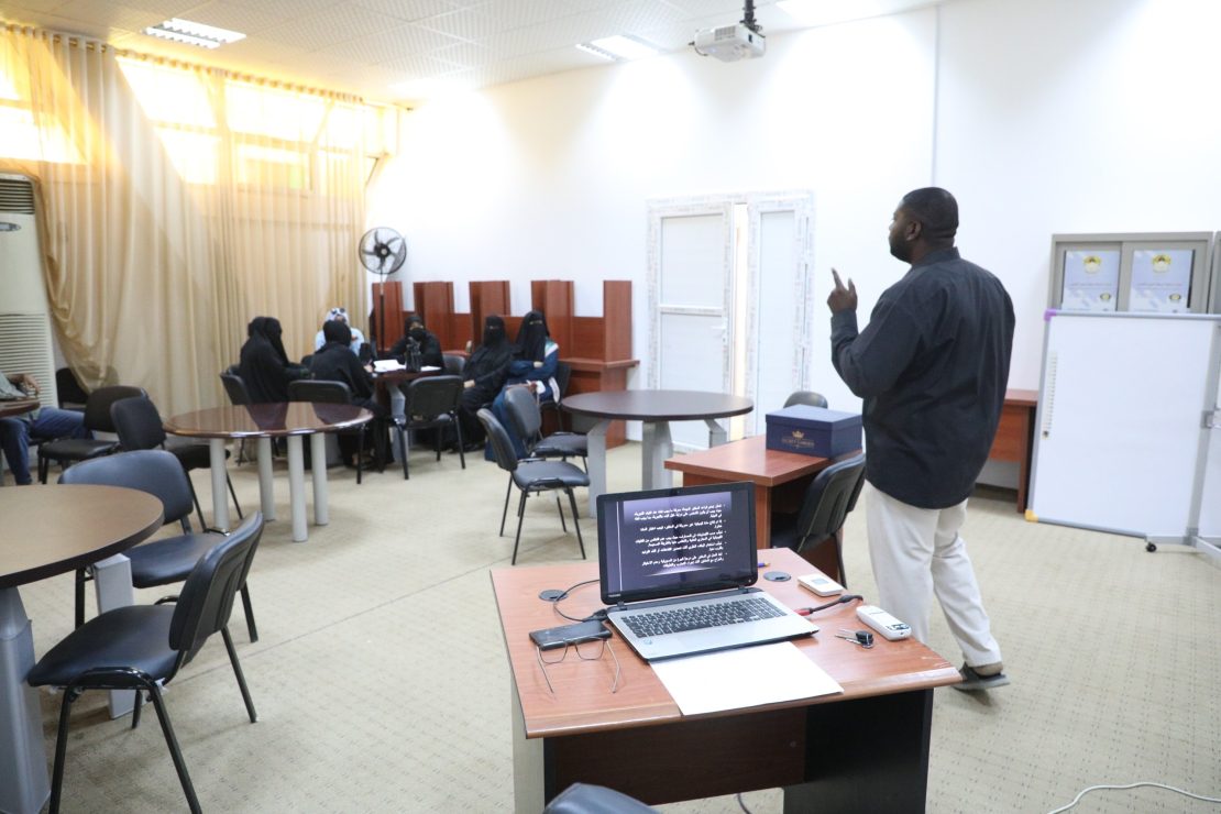 مركز التدريب والتطوير بالجامعة ينفذ دورة تدريبية بعنوان : الصحة والسلامة المهنية