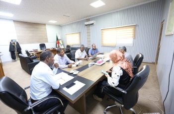 لجنة مراجعة الخطة الإستراتيجية بالجامعة تعقد اجتماعها الاعتيادي للعام الجاري (2025م).