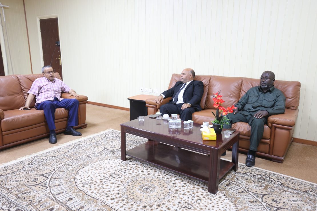 جامعة سبها ومركز الدراسات الجيومورفولوجية يبحثان تعزيز التعاون العلمي بينهما.