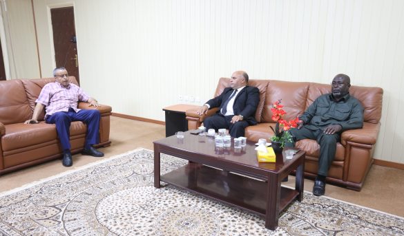 جامعة سبها ومركز الدراسات الجيومورفولوجية يبحثان تعزيز التعاون العلمي بينهما.