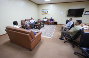 المدير العام لشركة ليبيا نفط، رفقة مدير مكتب ليبيا نفط بالمنطقة الجنوبية يزوران معا جامعة سبها.