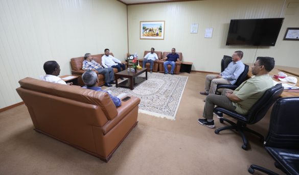 المدير العام لشركة ليبيا نفط، رفقة مدير مكتب ليبيا نفط بالمنطقة الجنوبية يزوران معا جامعة سبها.