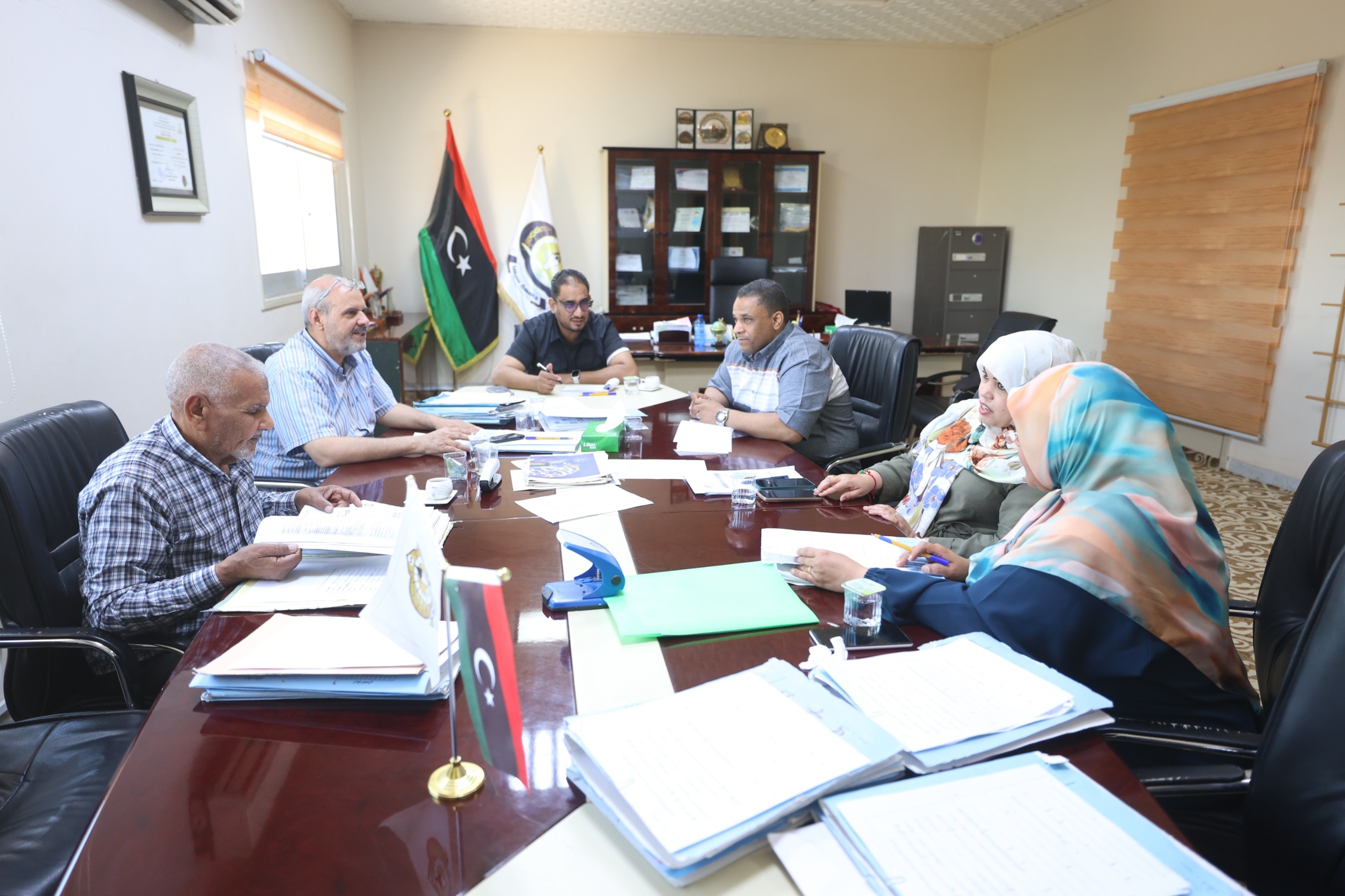 لجنة شؤون الموظفين تعقد اجتماعها الاعتيادي السادس للعام الجاري (2025م).