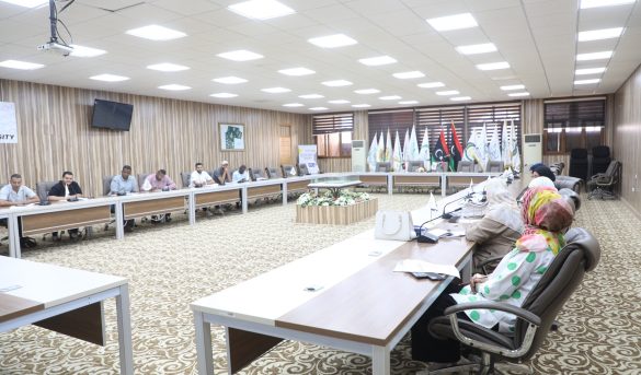 اجتماع ختامي لمكتب التخطيط والمتابعة مع مندوبي الكليات والإدارات بالجامعة.