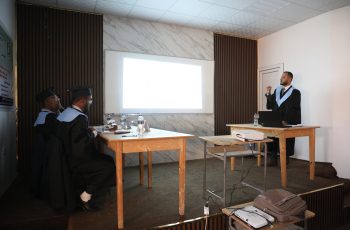 مناقشة رسالة ماجستير في قسم هندسة الطاقات المتجددة بكلية الهندسة.