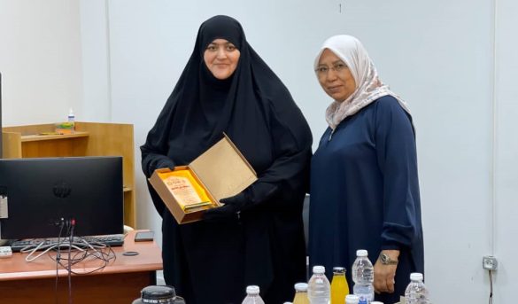 مركز التدريب والتطوير يختتم دورة تدريبية بعنوان "أخلاقيات المهنة".