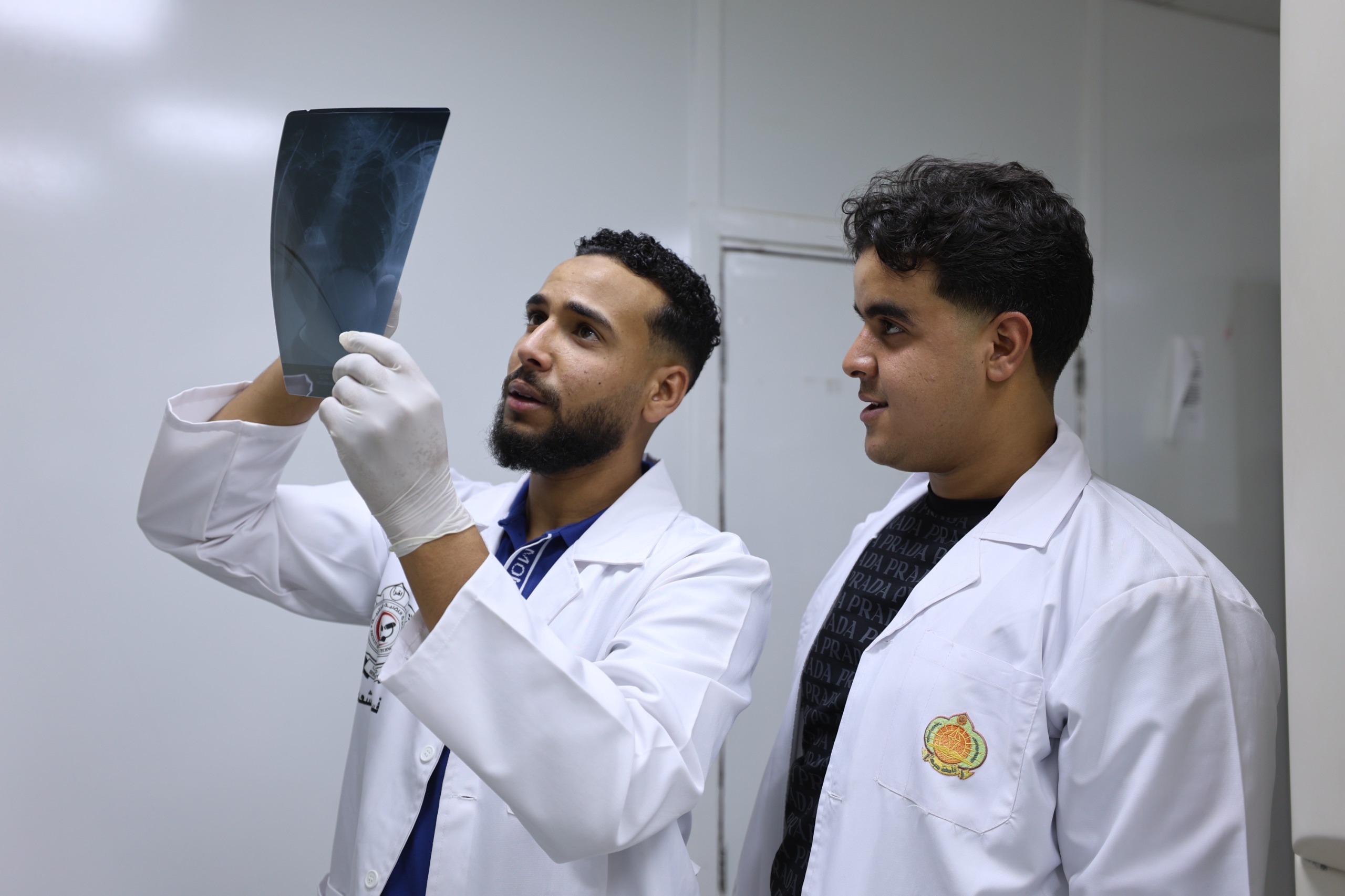 متابعة التدريب الصيفي لطلبة قسم الأشعة الطبية في مركز سبها الطبي.