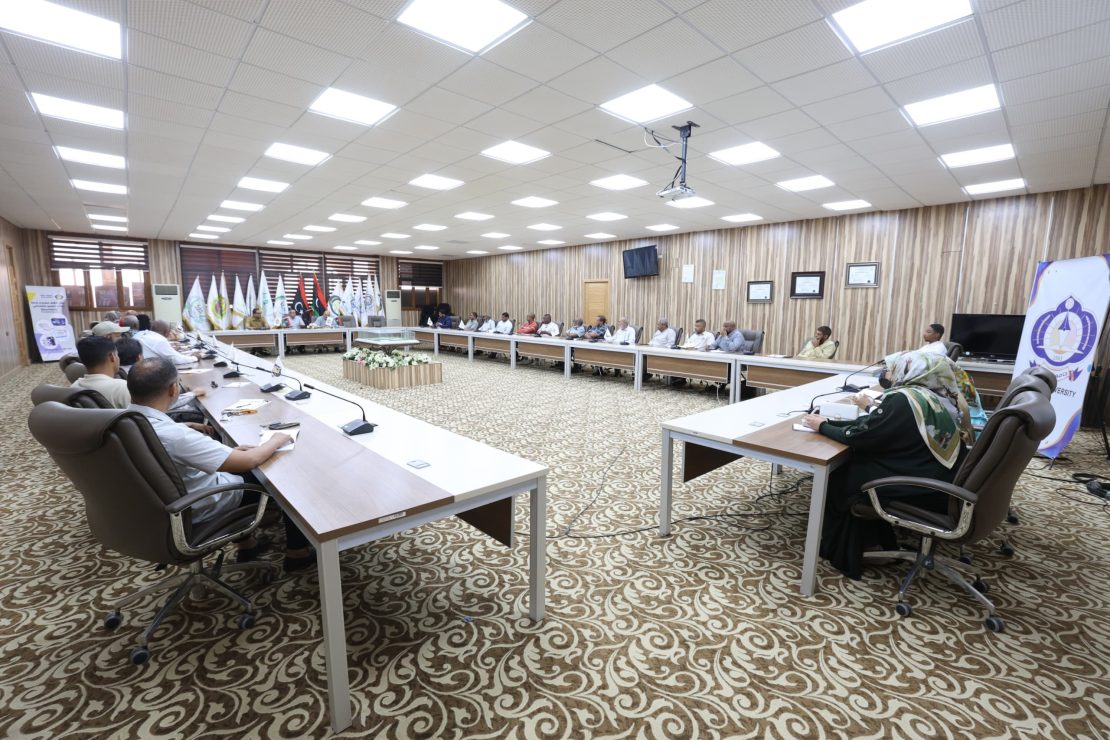 مديرو مكاتب الشؤون الإدارية بالإدارات والكليات والمراكز العلمية يعقدون اجتماعهم الاعتيادي للعام (2025م).