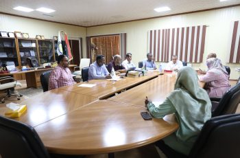 استعدادا للفصل الدراسي المقبل، رئيس الجامعة يعقد اجتماعا لمناقشة آليات العمل وتطوير النظم الرقمية.