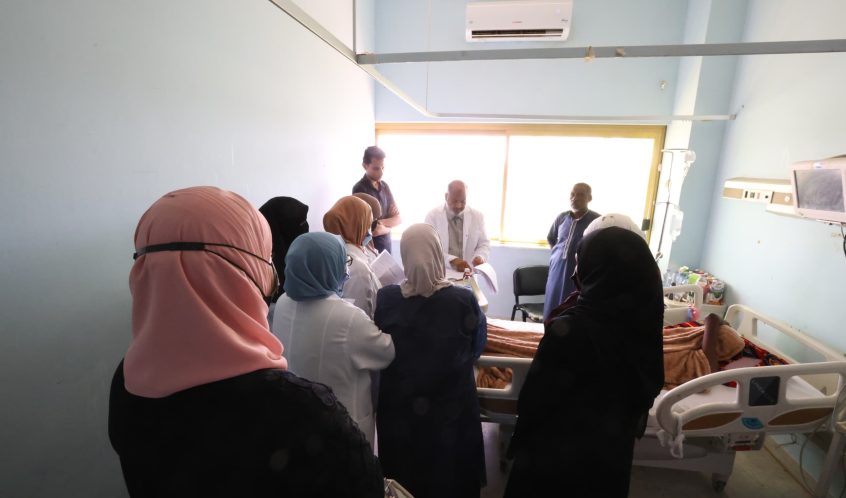 استمرار الأسبوع الثاني من البرنامج التدريبي لتأهيل الصيادلة السريريين.