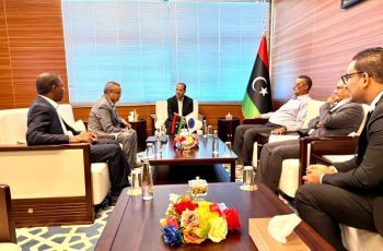 استقبل الدكتور حميد حومة نائب رئيس مجلس الوزراء ووزير الدفاع بقصر فزان د مسعود امحمد الرقيق رئيس الجامعة لمناقشة دعم المشاريع والأبحاث العلمية