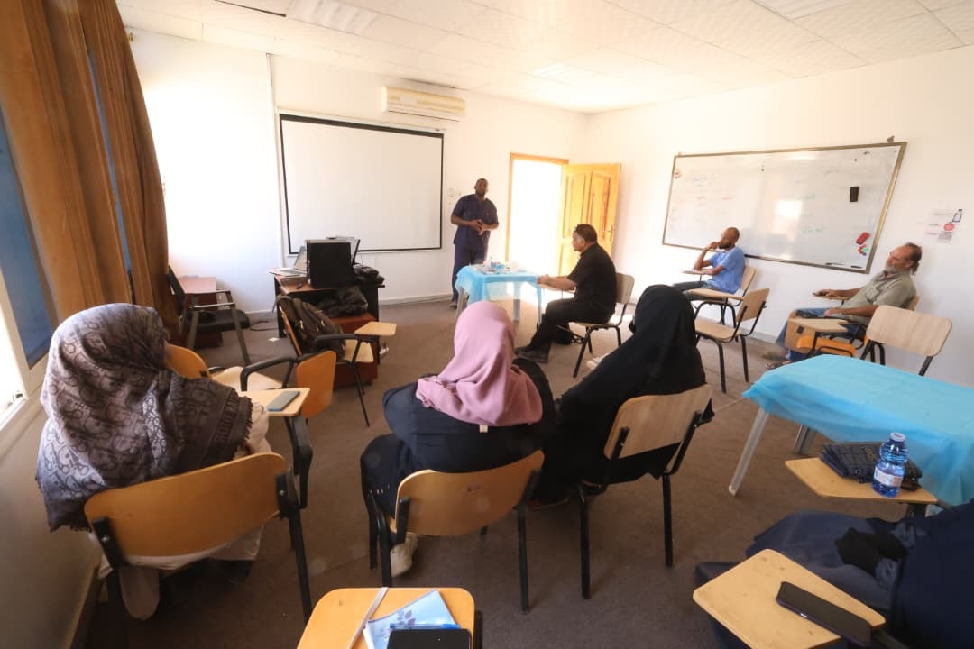 مركز التدريب والتطوير بالجامعة ينفذ دورة تدريبية بعنوان : أساسيات ومبادئ التمريض العام