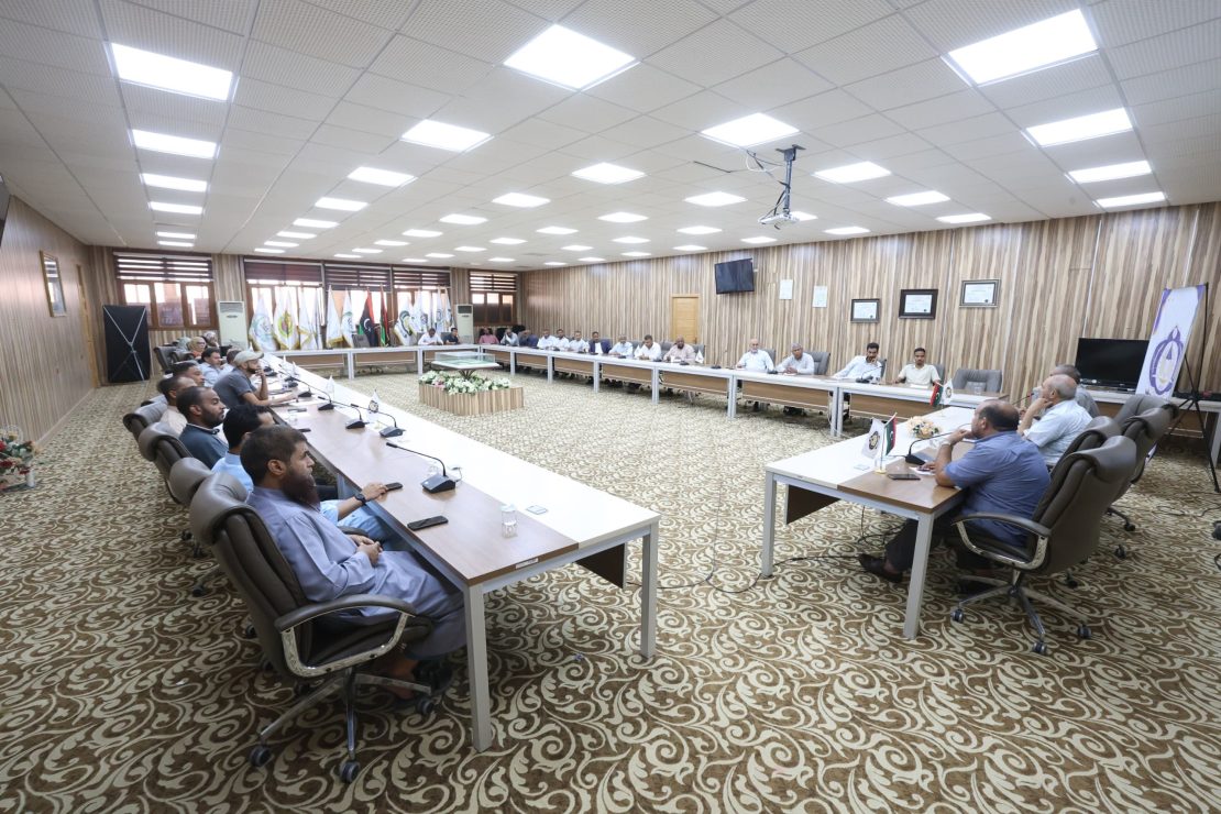 اجتماع مديري مكاتب وأقسام الشؤون الإدارية بالكليات والمراكز والإدارات – جامعة سبها