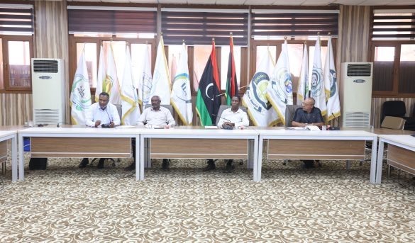 مسجلوا الجامعة يعقدون اجتماعاً لمناقشة خطة تسجيل الطلبة الجدد