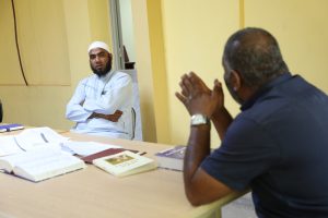 مركز التدريب والتطوير يشرع في تنفيذ دورة تدريبية بعنوان "التصنيف والفهرسة".