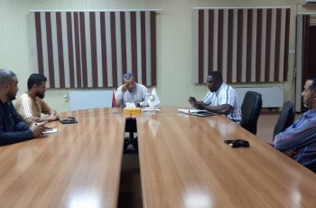 رئيس الجامعة يناقش تطوير المنظومة الإعلامية في اجتماع موسّع مع مركز الإعلام الجامعي.