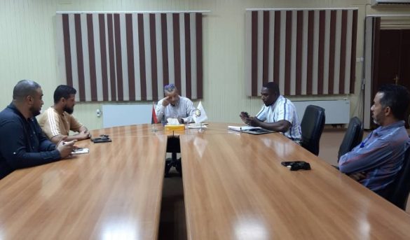 رئيس الجامعة يناقش تطوير المنظومة الإعلامية في اجتماع موسّع مع مركز الإعلام الجامعي.