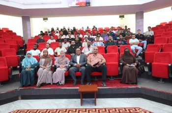 الملتقى التعريفي الأول للطلاب الجدد بكلية تقنية المعلومات.