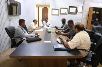 مركز خدمة وتنمية المجتمع والبيئة بجامعة سبها يعقد اجتماعه الاعتيادي للعام (2025م).